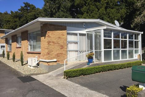 Photo of property in 4/6 Gilbert Street, New Plymouth, 4310