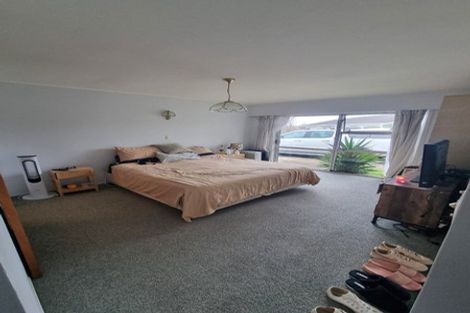 Photo of property in 19 Cascades Road, Pakuranga Heights, Auckland, 2010