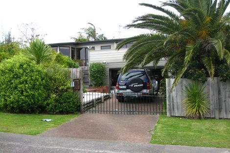 Photo of property in 45 Pacific Parade, Army Bay, Whangaparaoa, 0930