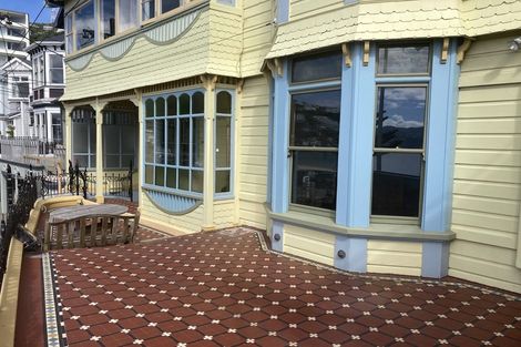 Photo of property in 186 Oriental Parade, Oriental Bay, Wellington, 6011