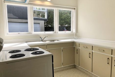 Photo of property in 2/16 Rangitoto Terrace, Milford, Auckland, 0620