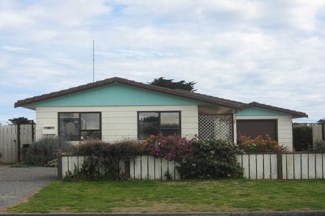 Photo of property in 65 Kahukura Avenue, Waitarere Beach, Levin, 5510