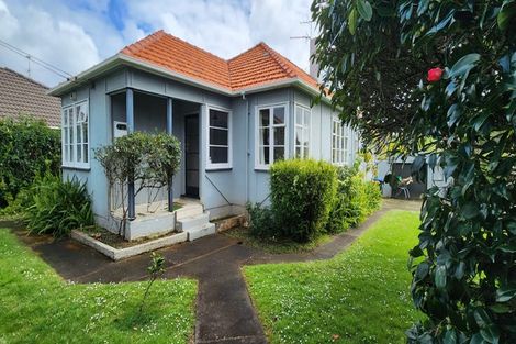 Photo of property in 77 Tahapa Crescent, Meadowbank, Auckland, 1072
