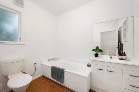 Photo of property in 11 Baffin Grove, Kingston, Wellington, 6021