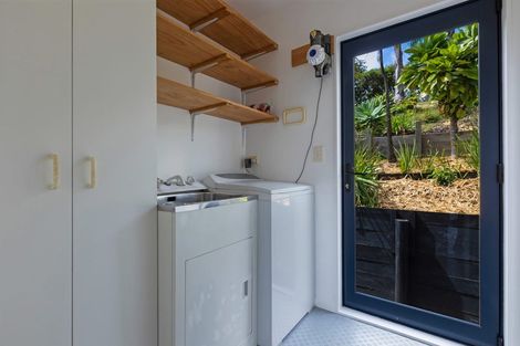 Photo of property in 9 Dudley Crescent, Cable Bay, 0420