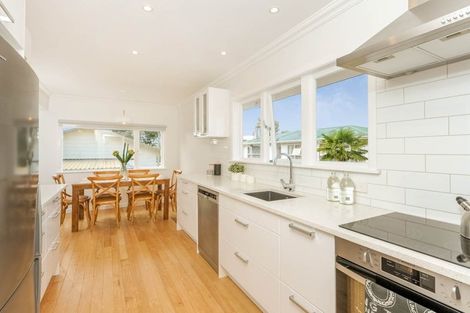 Photo of property in 36 Gilliam Street, New Lynn, Auckland, 0600