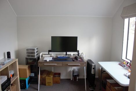 Photo of property in 6 Tokay Place, Huapai, Kumeu, 0810