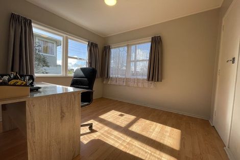 Photo of property in 1 Chartwell Avenue, Glenfield, Auckland, 0629