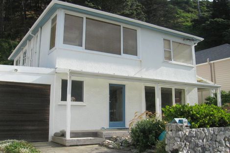 Photo of property in 147 Breaker Bay Road, Breaker Bay, Wellington, 6022
