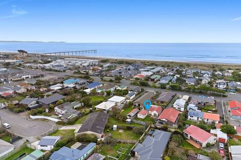 Photo of property in 2/76 Oram Avenue, New Brighton, Christchurch, 8061