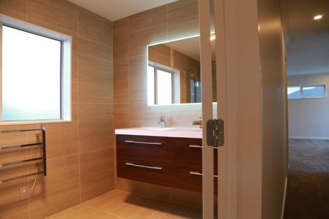 Photo of property in 4 Tawa Place, Orewa, 0931