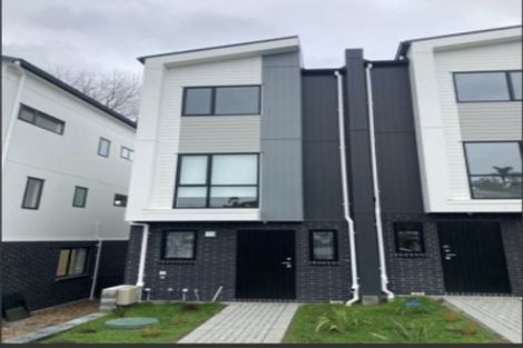 Photo of property in 83 Morihana Close, Glen Eden, 0602