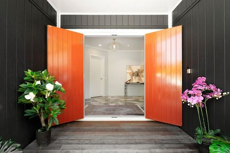 Photo of property in 23 Glenside Road, Glenside, Wellington, 6037