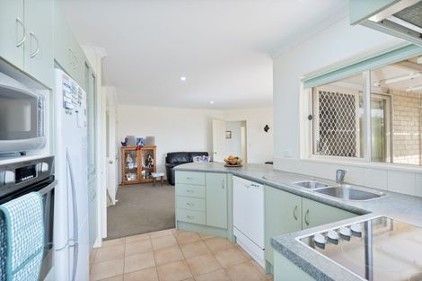 Photo of property in 4 Sandhurst Rise, Henderson, Auckland, 0612