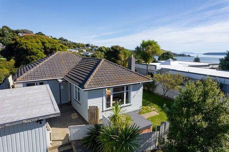 Photo of property in 44 Grays Road, Plimmerton, Porirua, 5026