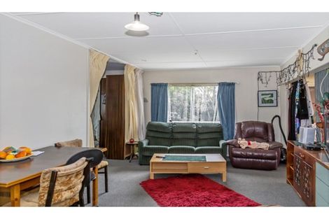 Photo of property in 118 Whangaparaoa Road, Red Beach, 0932