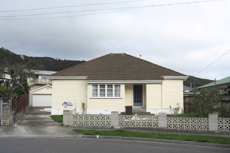 Photo of property in 9 Glen Alice Grove, Naenae, Lower Hutt, 5011