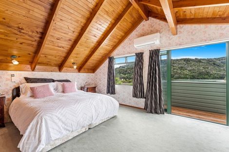 Photo of property in 8 Waiwera Road, Waiwera, Orewa, 0994