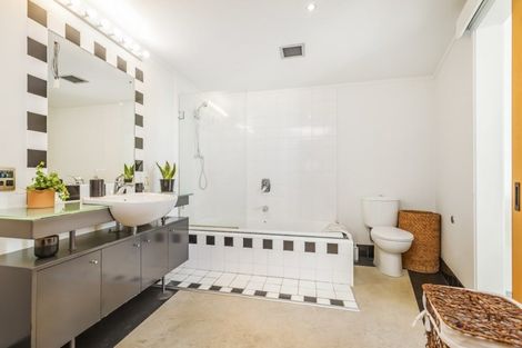 Photo of property in Dominion Apartments, 25/80 Victoria Street, Wellington Central, Wellington, 6011