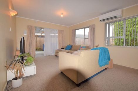 Photo of property in 1/33 Blacklock Avenue, Henderson, Auckland, 0612