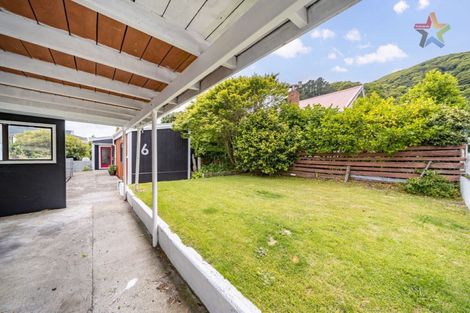 Photo of property in 6 Puriri Street, Eastbourne, Lower Hutt, 5013