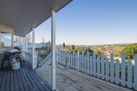 Photo of property in 17 Mountain Road, Western Heights, Rotorua, 3015