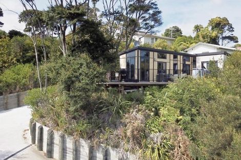 Photo of property in 10 Cross Street, Raglan, 3225