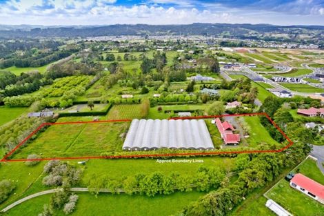 Photo of property in 108 Station Road, Kumeu, 0891