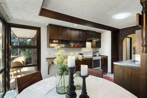 Photo of property in 10 Portsea Place, Chatswood, Auckland, 0626