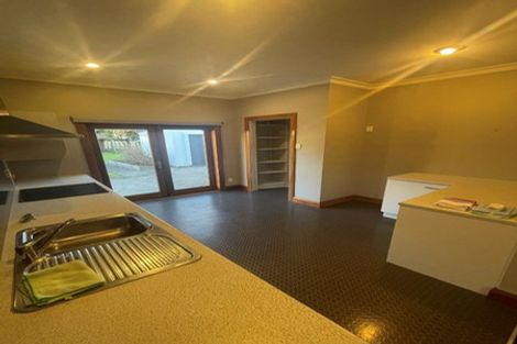 Photo of property in 40 Waiwaka Terrace, Strandon, New Plymouth, 4312
