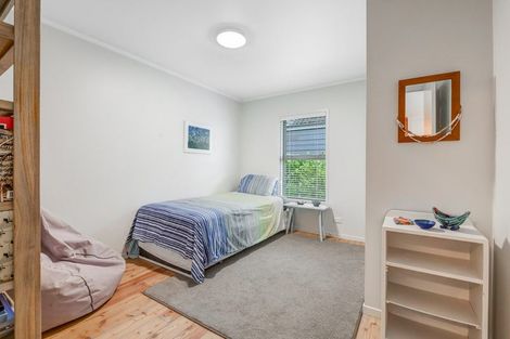 Photo of property in 25 Moffat Road, Red Beach, 0932