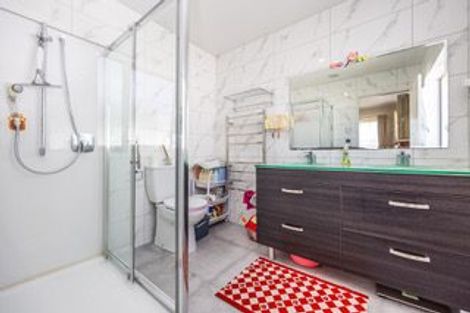 Photo of property in 45 Bordeaux Parade, Te Atatu South, Auckland, 0610