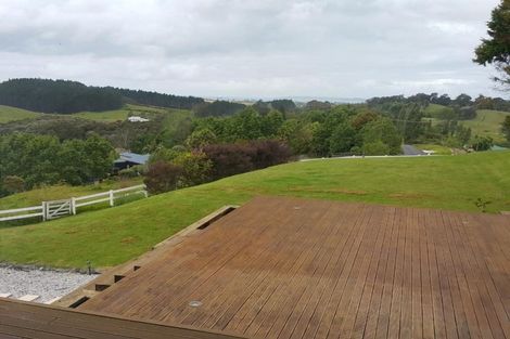 Photo of property in 118 Upper Orewa Road, Wainui, Silverdale, 0992