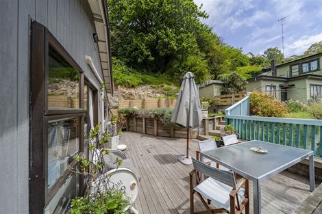 Photo of property in 90 Shakespeare Road, Bluff Hill, Napier, 4110