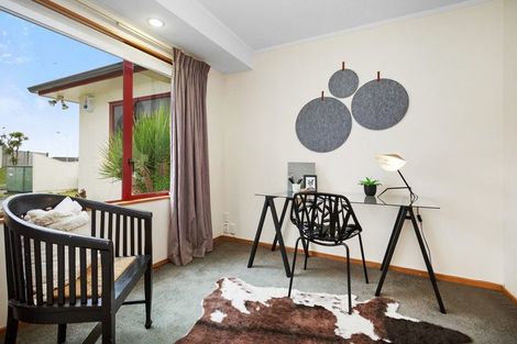 Photo of property in 58 Cypress Drive, Maungaraki, Lower Hutt, 5010