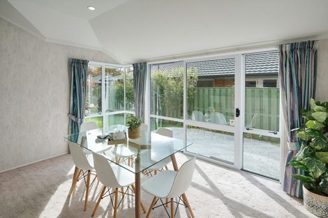 Photo of property in 33 Peer Street, Upper Riccarton, Christchurch, 8041