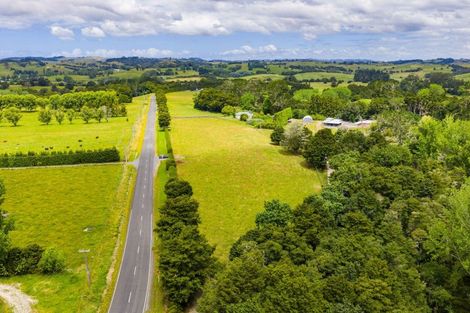 Photo of property in 326 Tauraroa Road, Maungakaramea, 0178