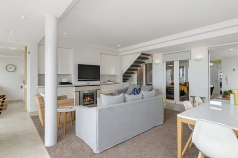 Photo of property in 133 Main Road, Redcliffs, Christchurch, 8081