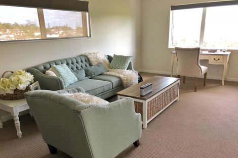 Photo of property in 113 Laurel Oak Drive, Schnapper Rock, Auckland, 0632