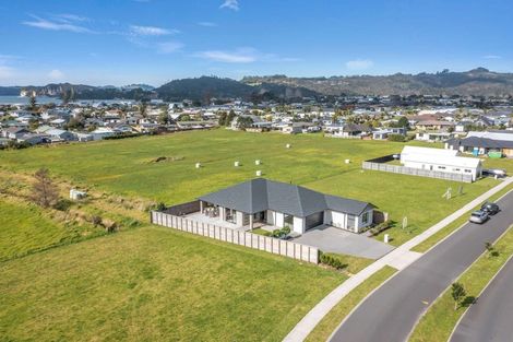 Photo of property in 168 Kupe Drive, Whitianga, 3510
