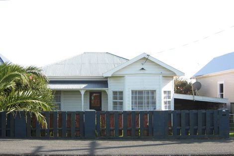 Photo of property in 122 Hine Street, New Plymouth, 4310