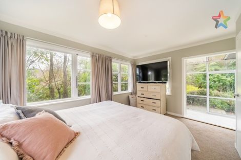 Photo of property in 15 Kennedy Grove, Stokes Valley, Lower Hutt, 5019