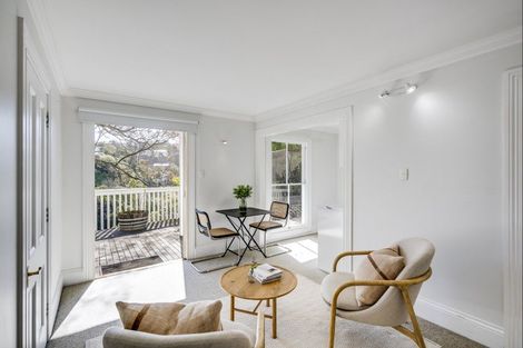 Photo of property in 12 Hadfield Terrace, Bluff Hill, Napier, 4110