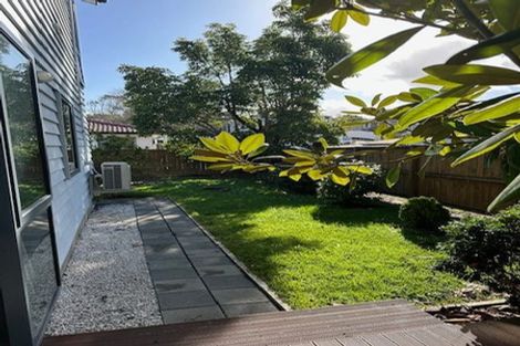 Photo of property in 85a Sunnynook Road, Forrest Hill, Auckland, 0620