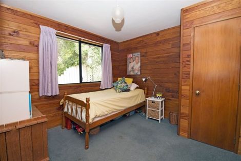 Photo of property in 2/4 James Scott Place, Te Atatu South, Auckland, 0602