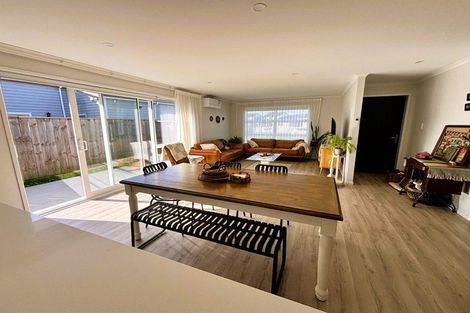 Photo of property in 19 Uatoto Road, Clarks Beach, 2122