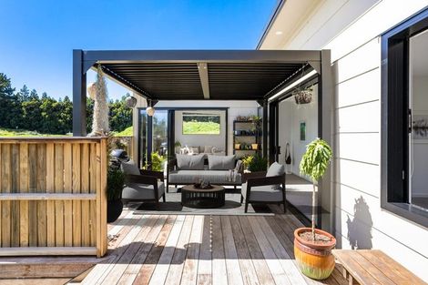 Photo of property in 5 Pinnacles Lane, Pauanui, 3579