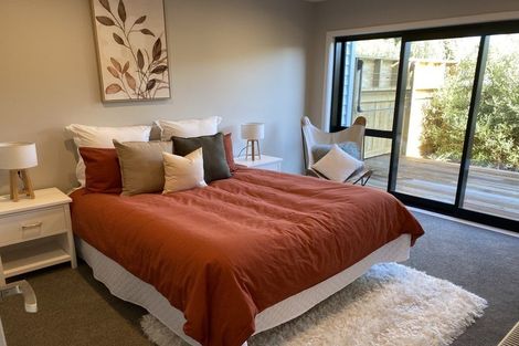 Photo of property in 2/7 Grays Road, Plimmerton, Porirua, 5026