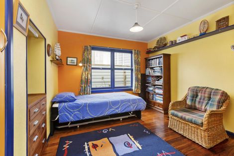 Photo of property in 13 Lorenzen Bay Road, Raglan, 3225