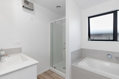 Photo of property in 17 Bale Road, Jacks Point, 9371